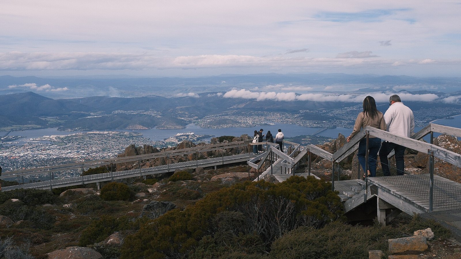 Hobart et le fleuve Derwent vus du sommet du mont Wellington