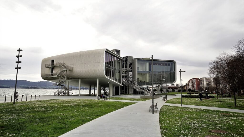 Centre Botín, bâtiment de Renzo Piano au bord de la baie de Santander