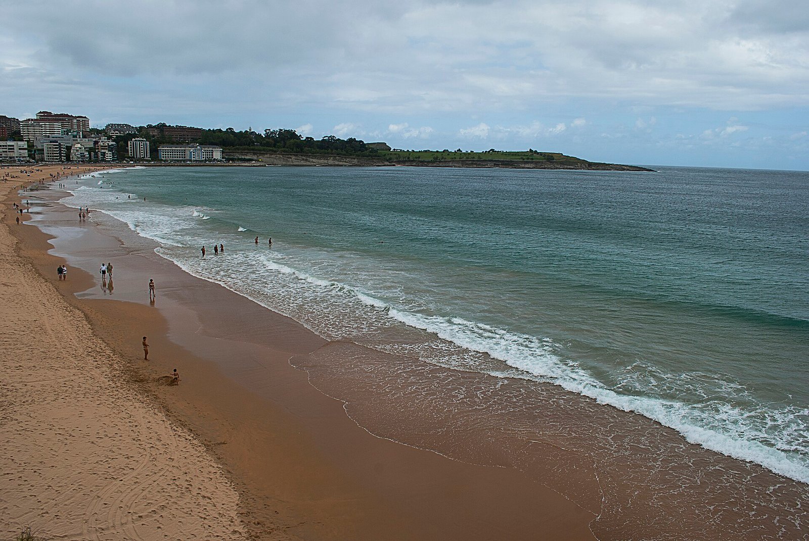 Seconde plage du Sardinero à Santander, face à l'océan